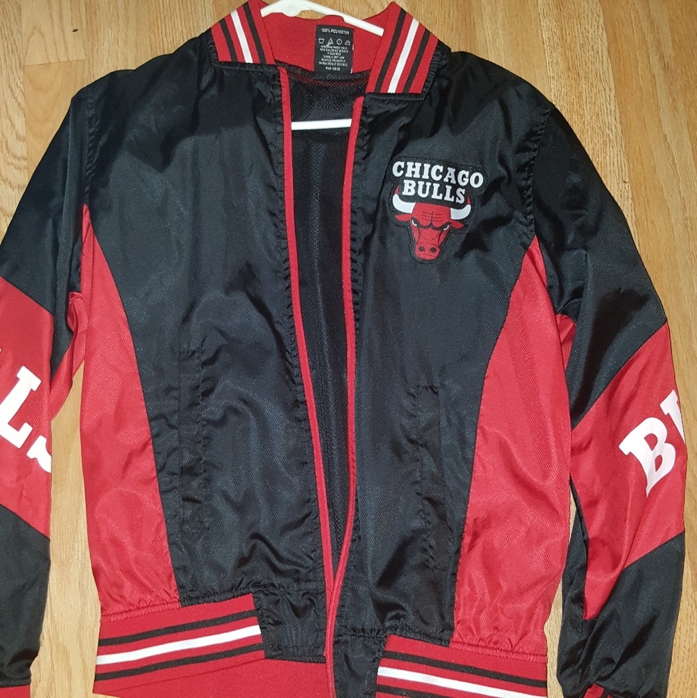 Chicago bulls wind breaker